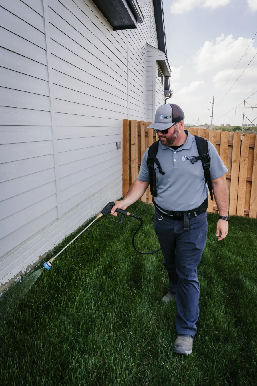 Scott's Pest Control servicing a home in Elkhorn, NE
